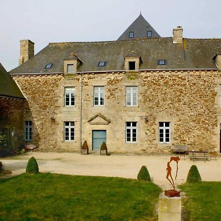 B&B Le Plessix - Manoir Le Plessix Madeuc Corseul Exterior foto